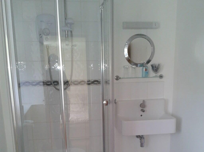 Bathroom 3, Three Coopers, North Yorkshire
