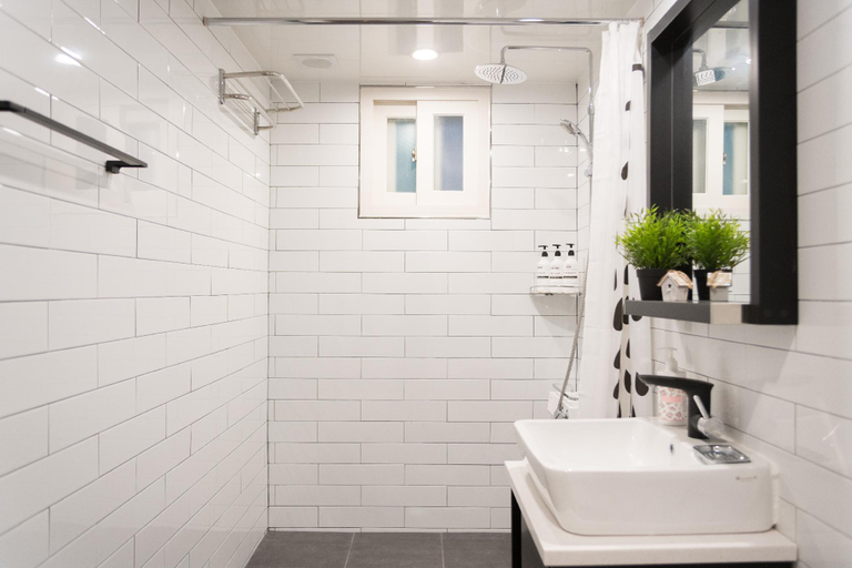 Bathroom 5, The Blossom Yeonnam Guesthouse, Mapo
