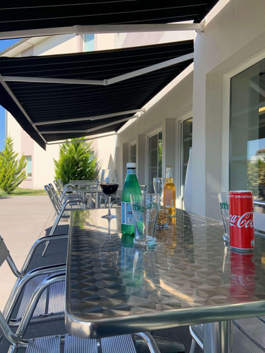 Food & Drinks 5, Hotel Gardenia, Gironde