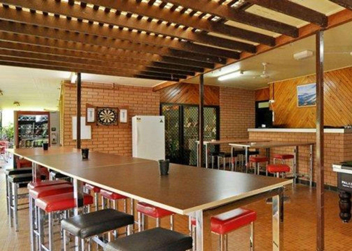 Food & Drinks 5, Hotel Parklands Calliope, Calliope - Pt A