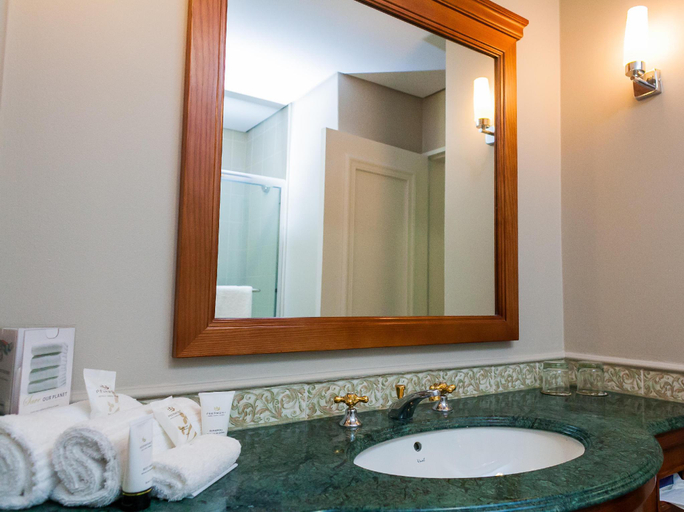 Bathroom 3, Peermont Walmont at Graceland Secunda, Gert Sibande