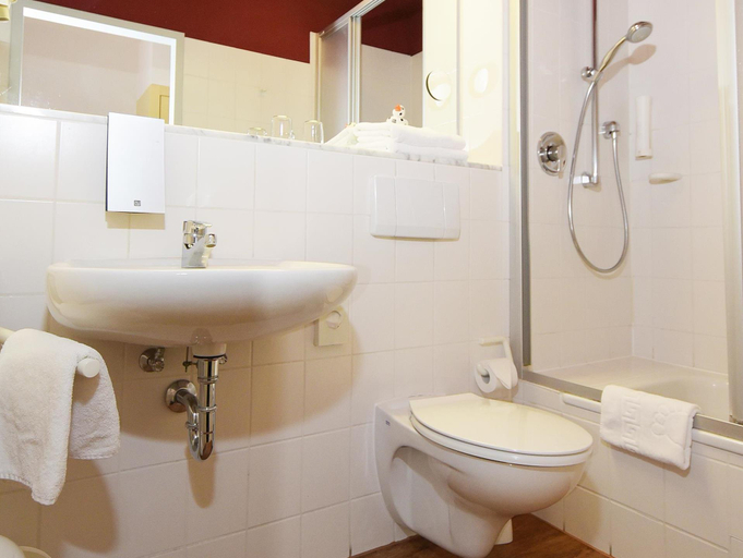 Bathroom 4, Best Western Hotel Prisma, Neumünster