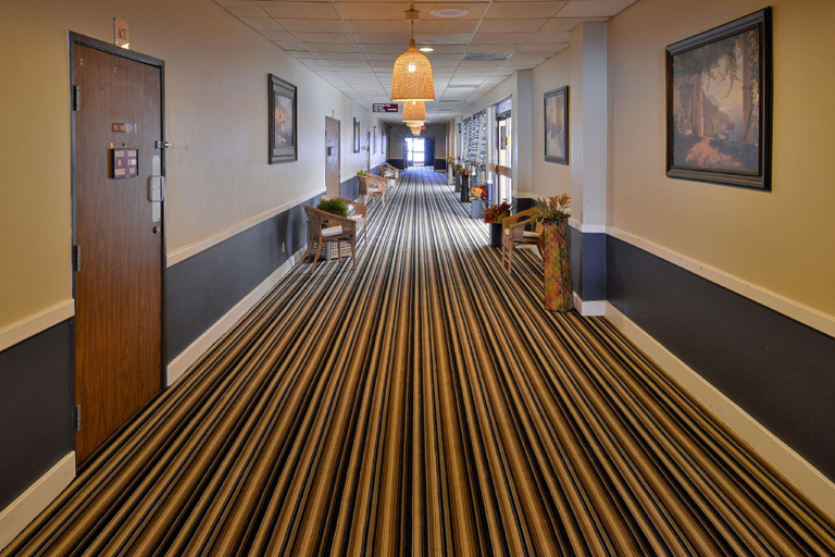 Public Area 2, The Inn And Suites At 34 Fifty, Taylor