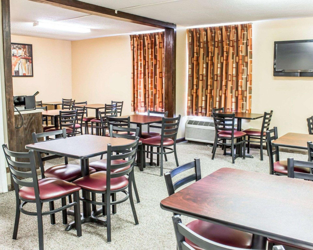 Food & Drinks 4, Econo Lodge Burlington I-40, Alamance