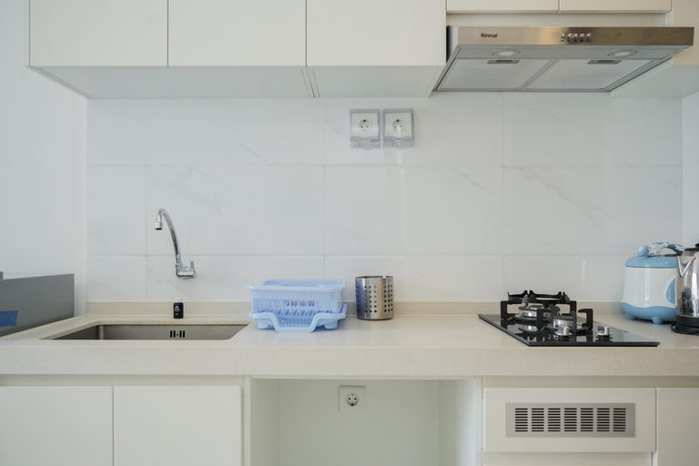 Others 3, Comfy and High Floor Studio at Sky House BSD Apartment By Travelio, Tangerang Selatan