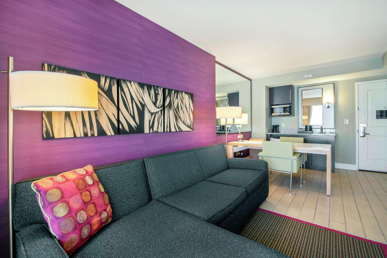 Public Area 4, Embassy Suites by Hilton Raleigh Durham Airport Br, Wake