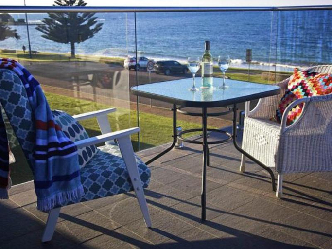 Exterior & Views 3, Penguin Beachfront Apartments, Central Coast - Pt A