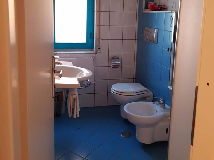 Bathroom, Sea Palace Hotel, Cosenza