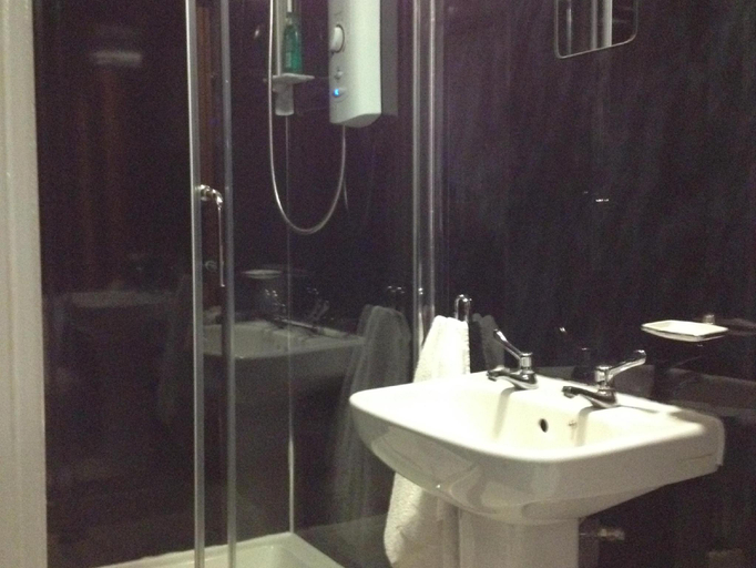 Bathroom 4, Grainger Hotel, Newcastle upon Tyne