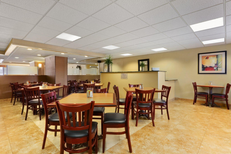 Food & Drinks 5, Comfort Inn & Suites Glen Mills - West Chester, Delaware