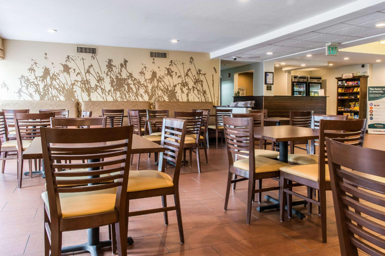 Food & Drinks 4, Sleep Inn & Suites Pittsburgh Airport, Allegheny