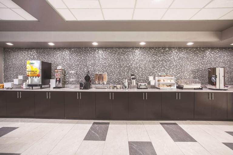Food & Drinks 5, Comfort Inn & Suites Clearwater South, Pinellas