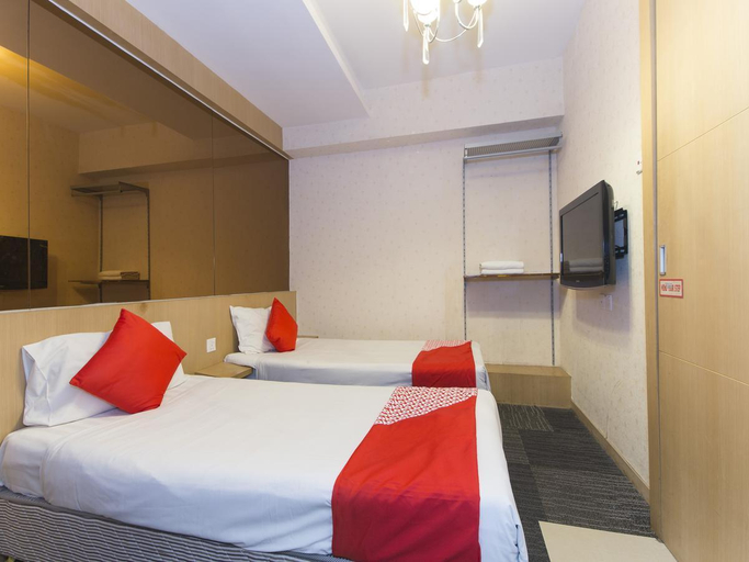 Bedroom, The Crown Borneo Hotel, Kota Kinabalu