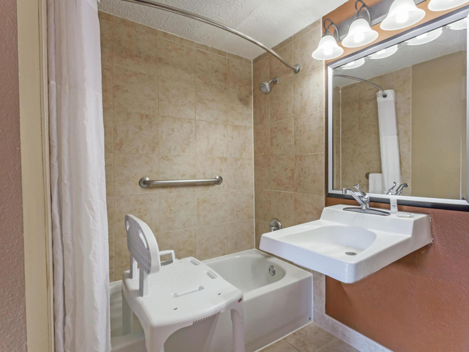 Bathroom 4, Microtel Inn & Suites by Wyndham Lexington, Fayette
