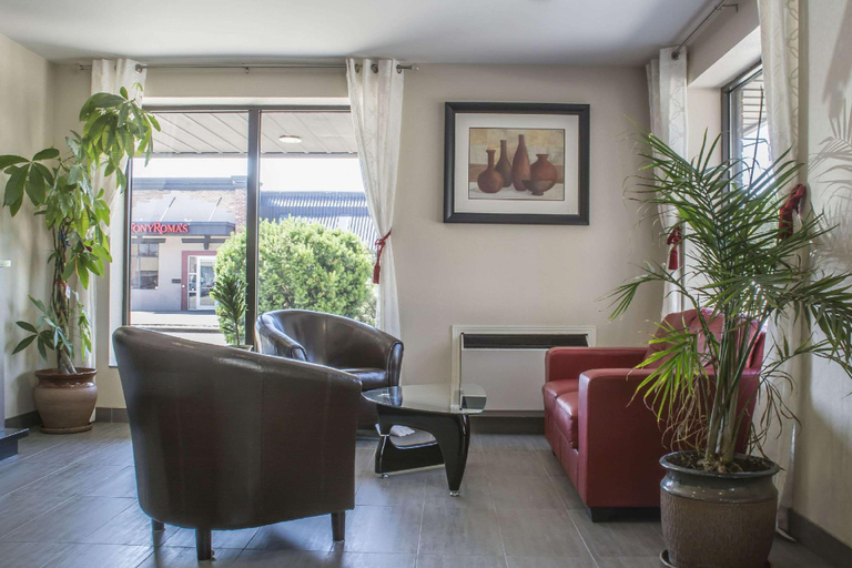 Public Area 2, Comfort Inn, Middlesex