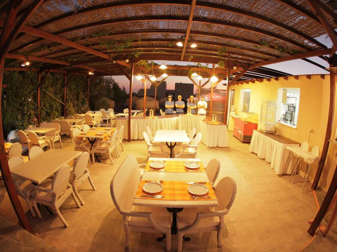 Food & Drinks 5, Summerland Holidays Resort, South Aegean