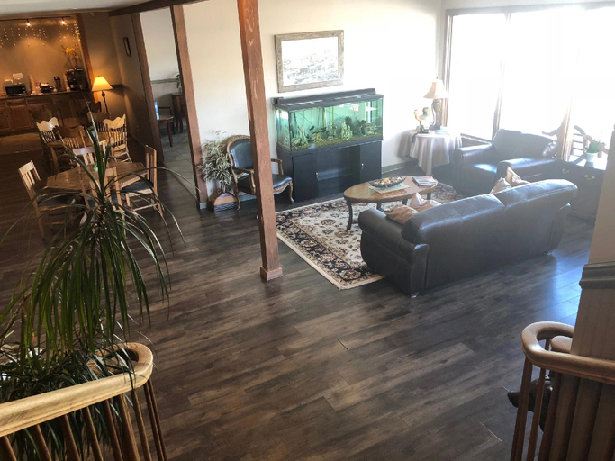 Others 5, Timber Lodge Inn, Kittitas