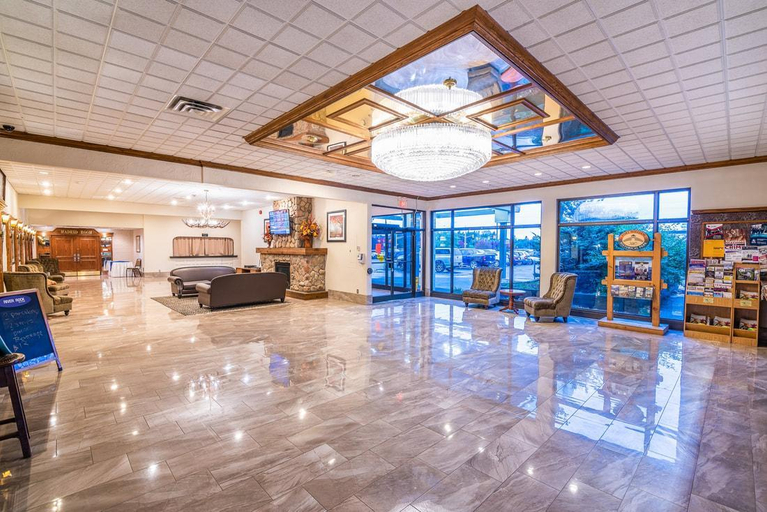 Public Area 3, Ramada by Wyndham Thunder Bay Airlane Hotel, Thunder Bay