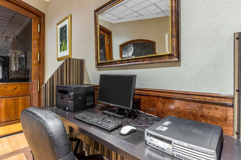 Public Area 2, Quality Inn Midtown, Chatham
