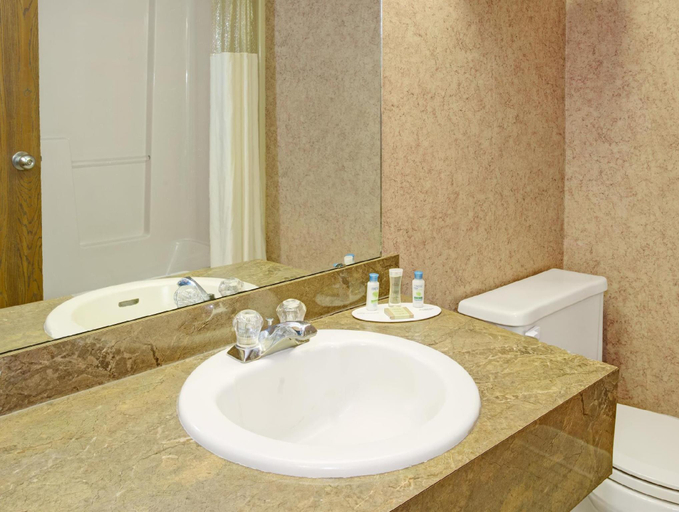 Bathroom 4, Super 8 By Wyndham Harrison Oh, Hamilton