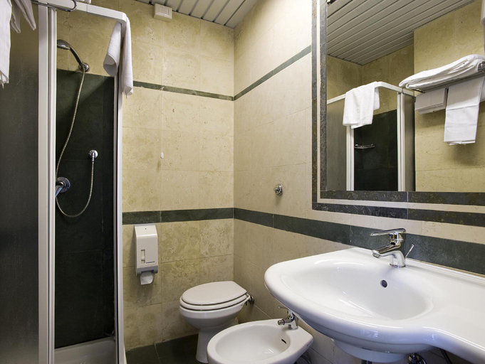 Bathroom 1, Dipendenza Hotel Bellavista, Rome
