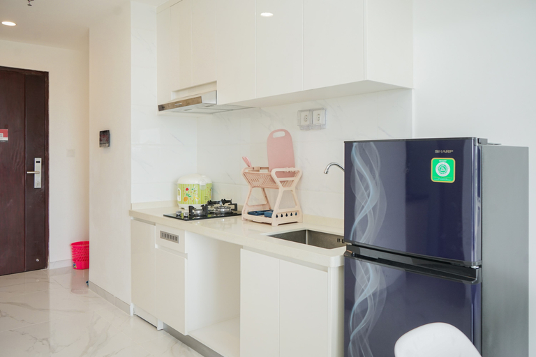 Others 3, Comfortable Design 2BR with Washing Machine Sky House BSD Apartment By Travelio, Tangerang Selatan