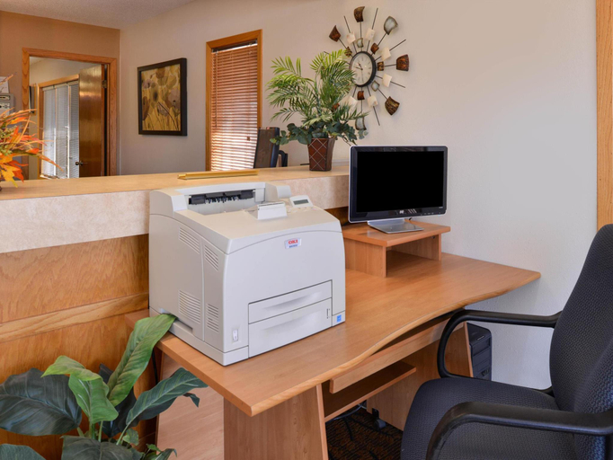 Public Area 2, Americas Best Value Inn & Suites Atlantic, Cass