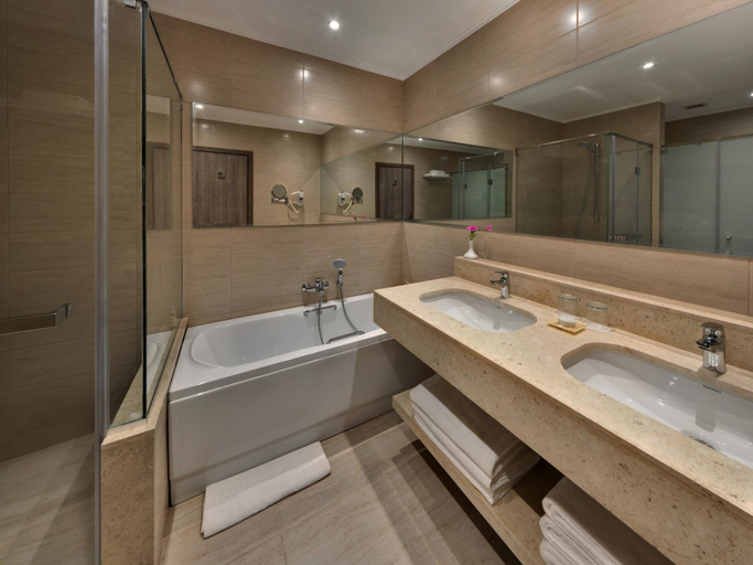Bathroom 4, Steigenberger Alcazar Hotel