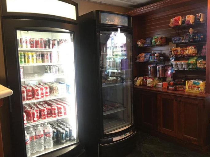 Food & Drinks, Folk Inn Ontario Airport, San Bernardino