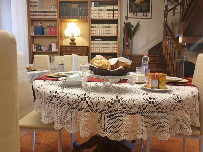 Food & Drinks 5, Villa Marisa Bed Breakfast And Books, Pavia