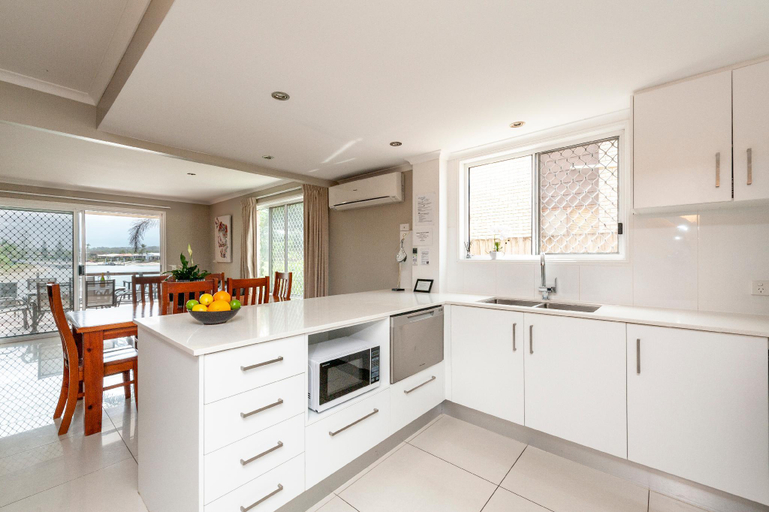 Exterior & Views 2, Saltwater Villas - Pet Friendly Accommodation, Maroochy - Mooloolaba