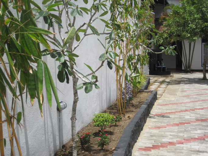 Others 4, crescent resort, Habaraduwa