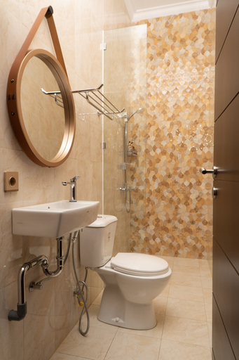Bathroom 5, Hening Pool Villa, Banyumas