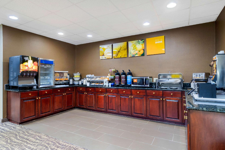 Food & Drinks 3, Comfort Inn & Suites Griffin North, Spalding