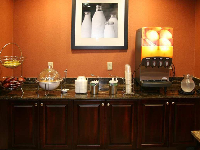 Food & Drinks 5, Hampton Inn & Suites Mission, Hidalgo