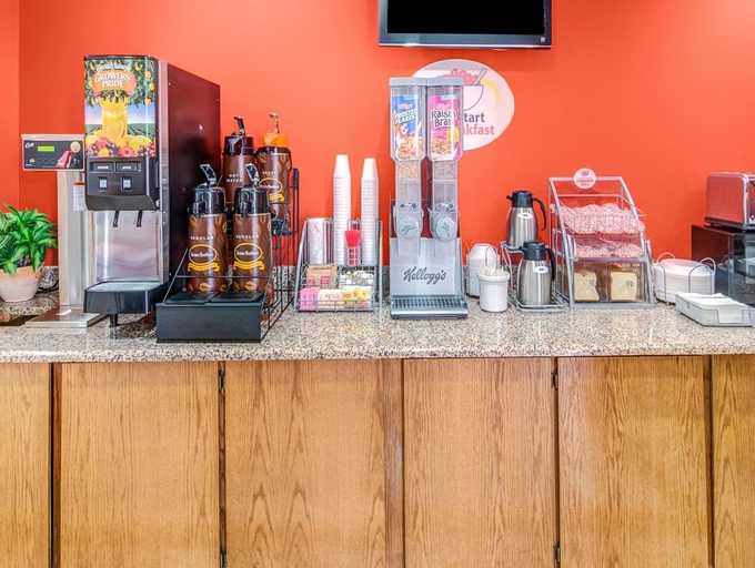 Food & Drinks 5, Super 8 by Wyndham McKinney/Plano Area, Collin