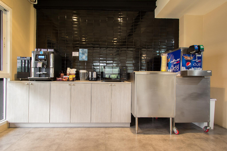Public Area 2, Lazy Sunday Hostel, Pathum Wan