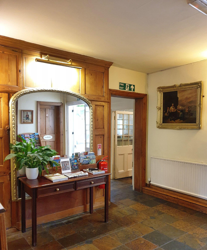 Public Area 2, The Crown House, Essex