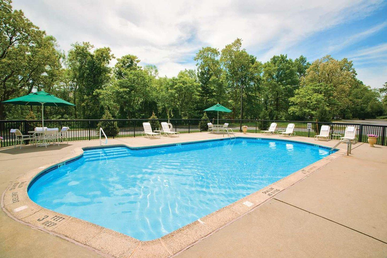 Sport & Beauty 2, DoubleTree by Hilton Tinton Falls - Eatontown, Monmouth