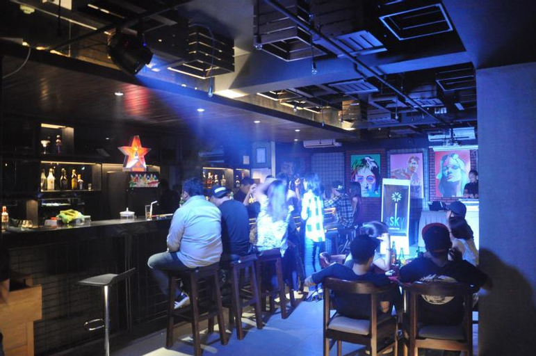 Food & Drinks 30