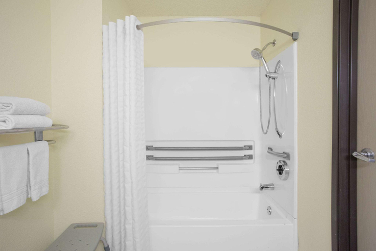 Bathroom 4, Super 8 by Wyndham Lewisburg, Greenbrier