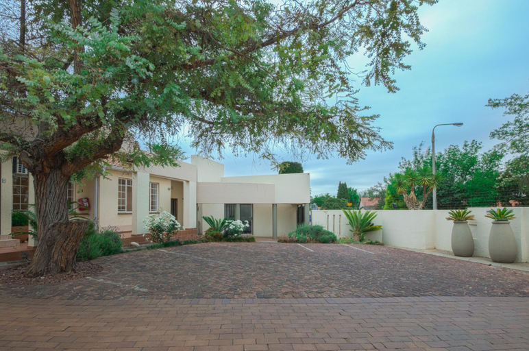 Exterior & Views 2, President Lodge, Ekurhuleni