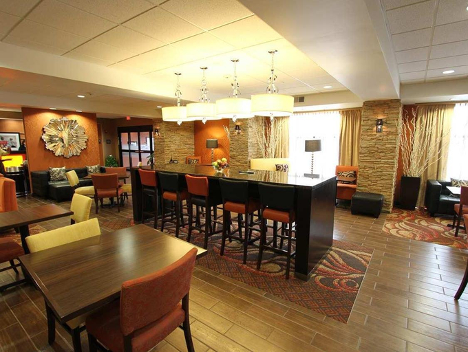 Food & Drinks 5, Hampton Inn Clinton, Clinton