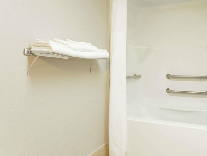 Bathroom 2, Super 8 By Wyndham, Orangeburg, Orangeburg