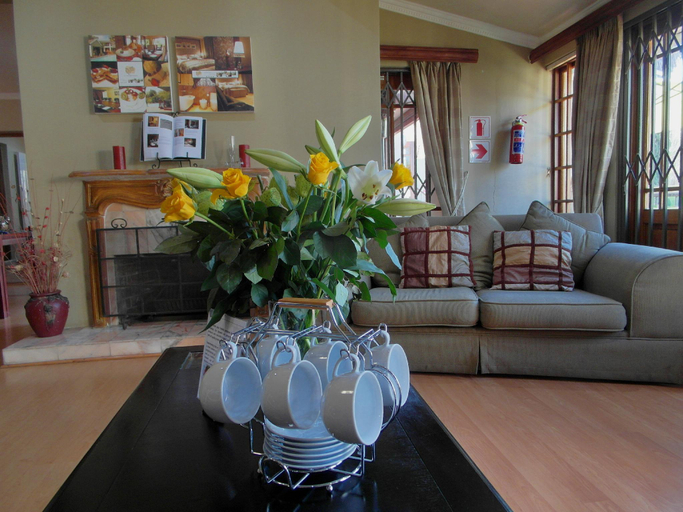 Others 4, 2 Leafed Doors Guesthouse, City of Johannesburg