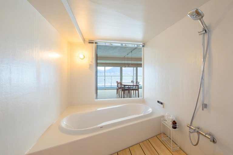 Bathroom 3, uzuhouse, Shimonoseki