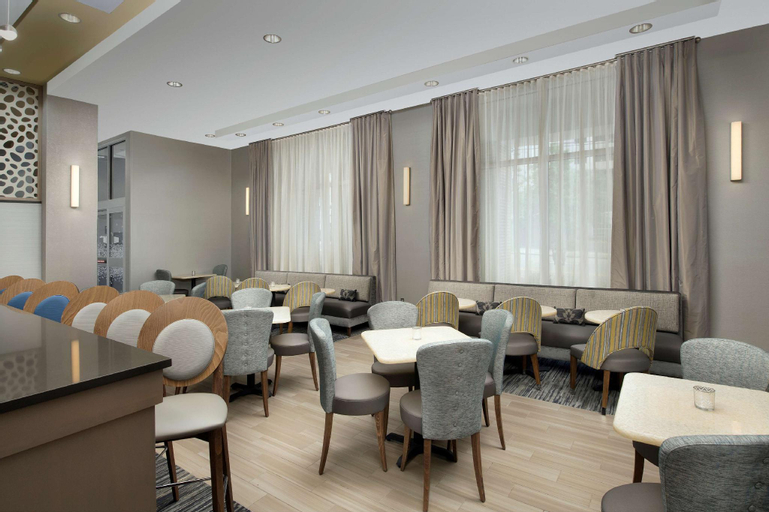 Food & Drinks 5, Hampton Inn Wilmington Downtown, New Hanover