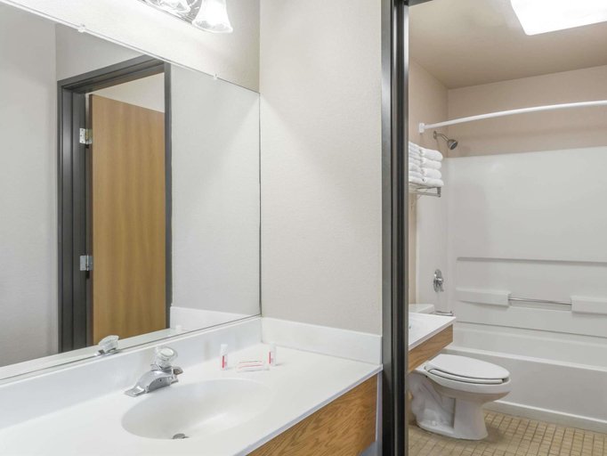 Bathroom 5, Americas Best Value Inn Sparks, Washoe