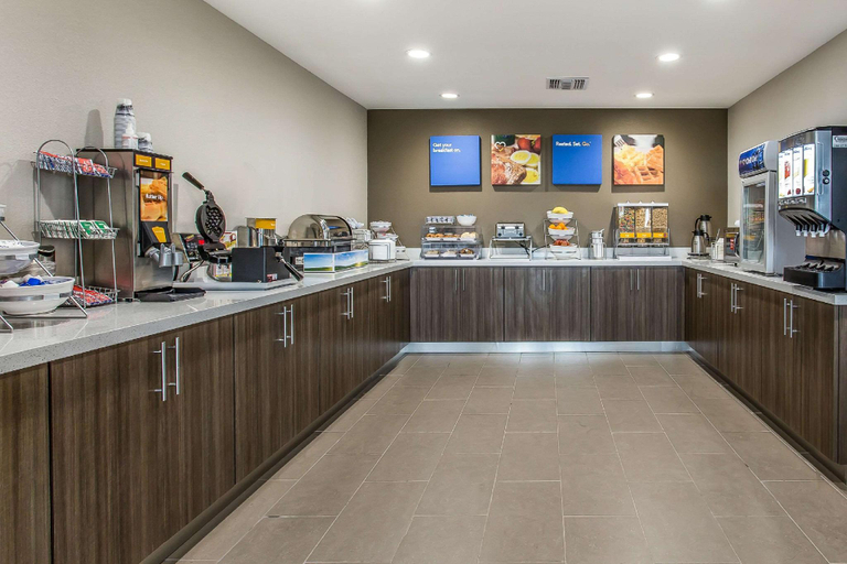 Food & Drinks 5, Comfort Inn & Suites Snyder, Scurry