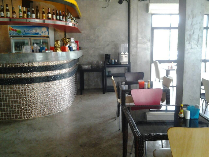 Food & Drinks 3, The Icon service apartment, Sri Mahar Pho